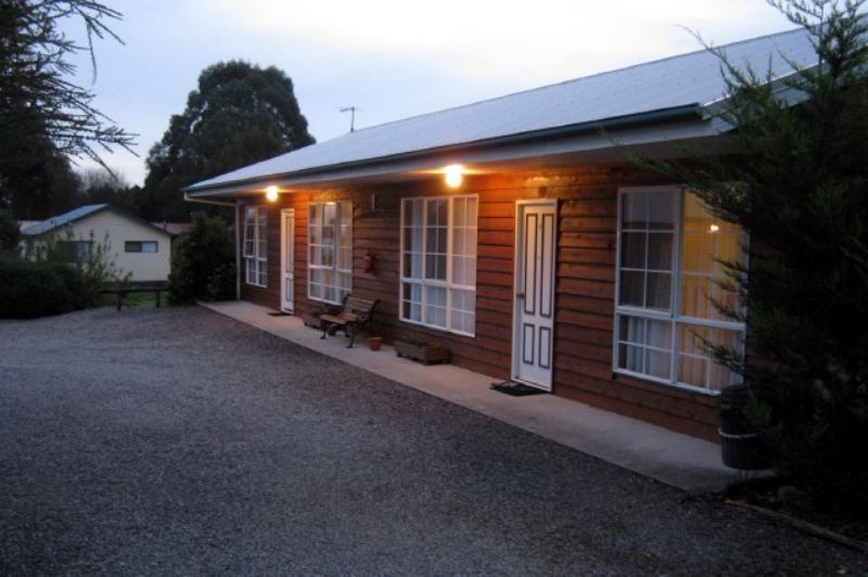 Castaway Holiday Apartments Strahan Exterior foto